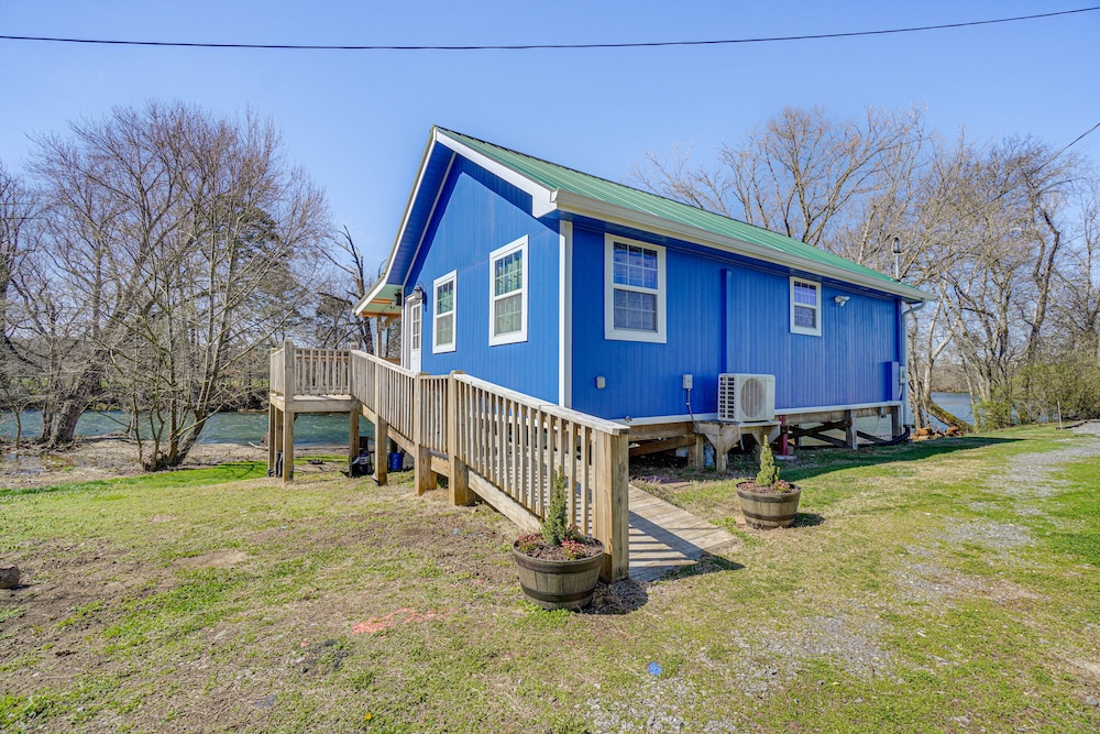 Riverfront Cabin Near Smoky Mountain National Park view 4