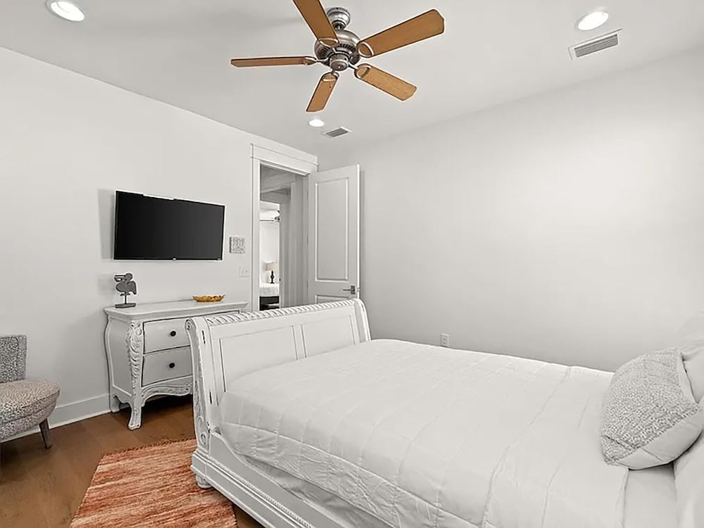 Sand Dollar Beach Cottage