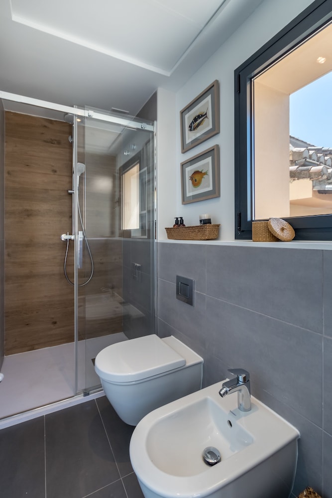 Chezmoihomes Plaza Nueva Premium