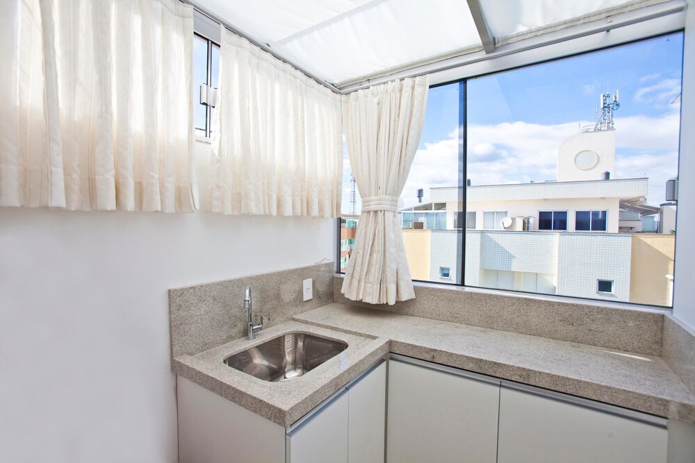 FL014 3 Bedroom Apartment By Senstay