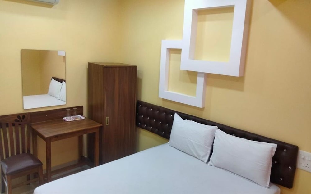 Hotel Shrinivas Residency