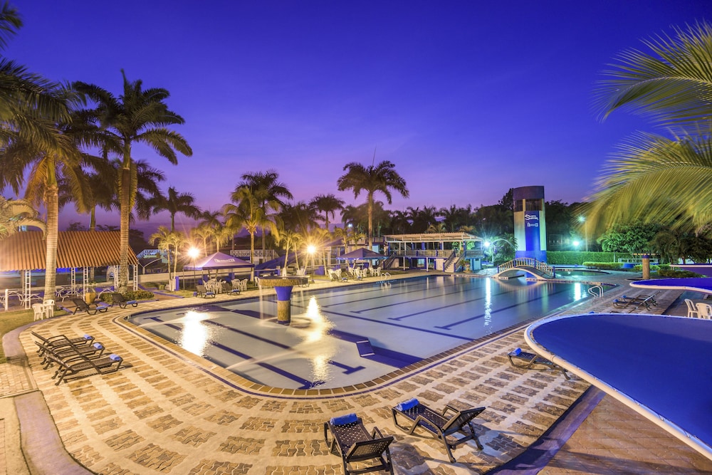 Hotel Sunrise By Hype - Image 1