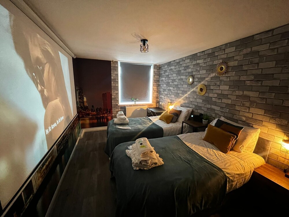 Bright & Modern 1-bedroom Flat in Central Brighton 2 Single Beds Walk to Beach