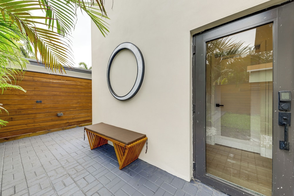4 Mi to Beach: Modern Condo in Wilton Manors