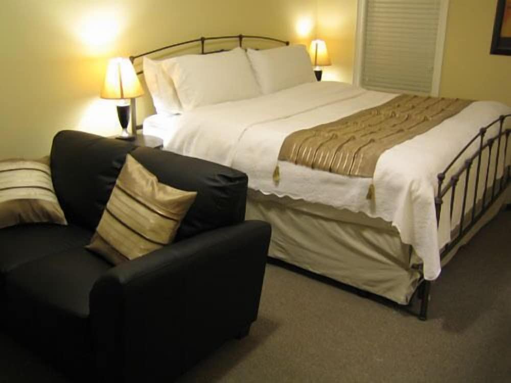 Orchid Inn and Ginger Restaurant - Image 2