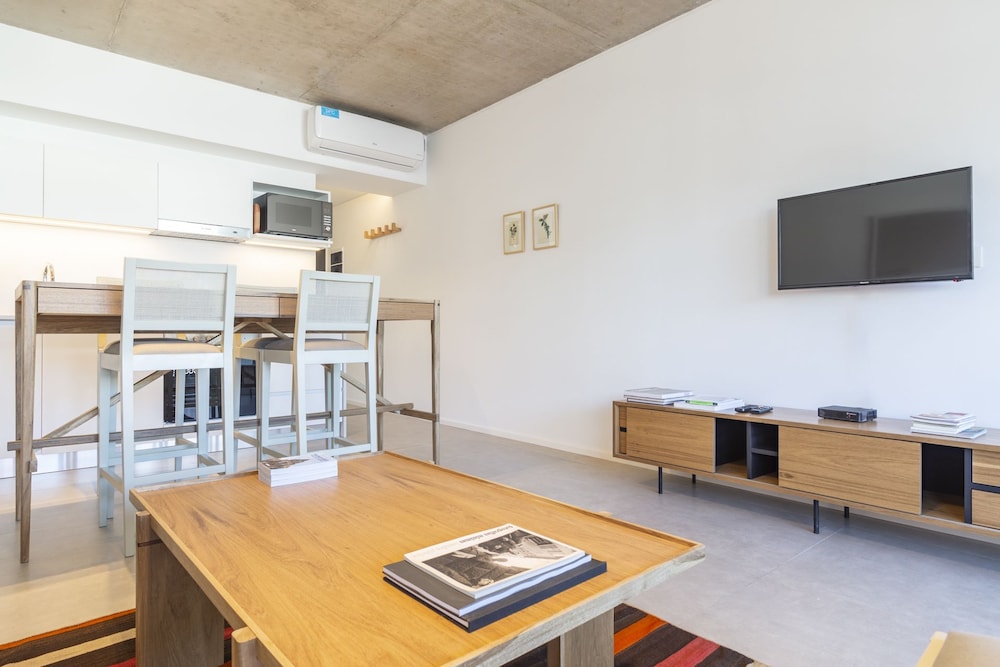 Floralis Suites by Be Local