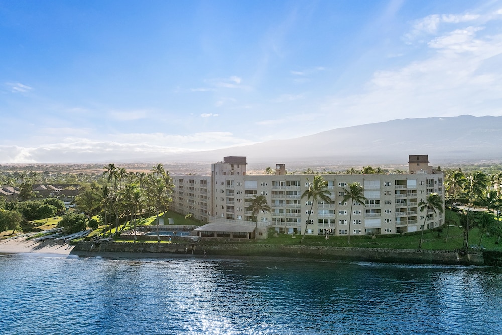 Menehune Shores 421 2 Bedroom Condo