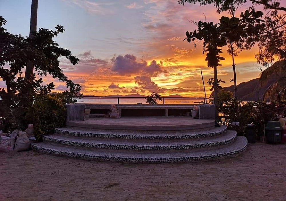 Doublegem Beach Resort and Hotel