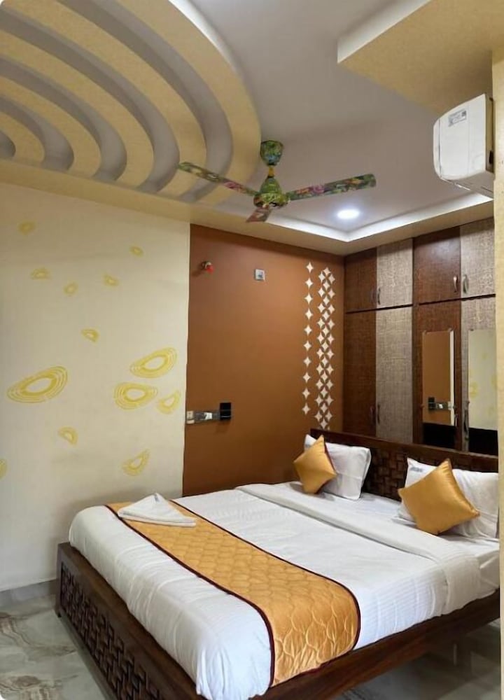 SBHS Homestay - Neeladri