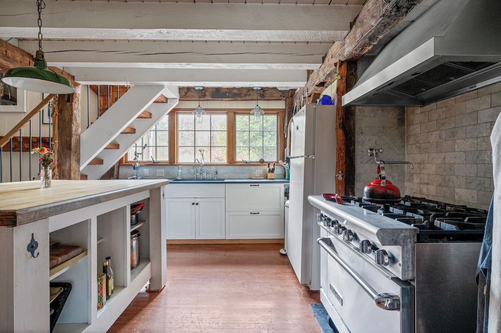 Renovated Grand Woodstock Barn