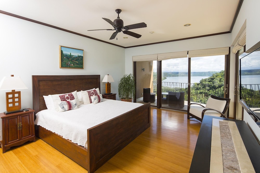 Vista Hermosa Ocean Views view 2