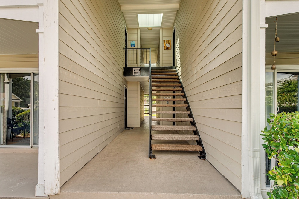 Condo w/ Amazing Amenities: 1 Mi to Beach! - Property Image 6