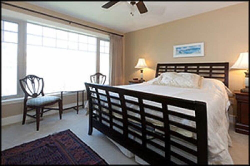 Vernon Vacations - OKeefe's Landing Bed  Breakfast - Property Image 4