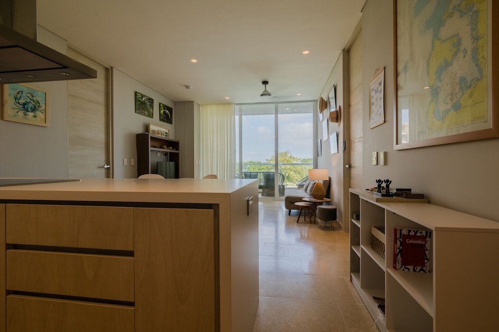 2BR 5 Guests Private Balcony and Shared Pool