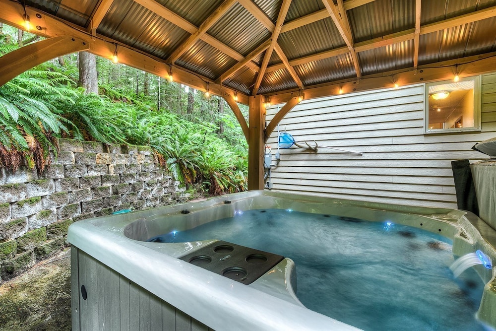 Cedar Grove Lodge view 5
