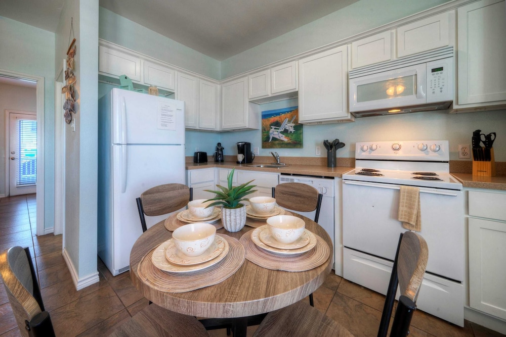 4 Costa Bahia Condos