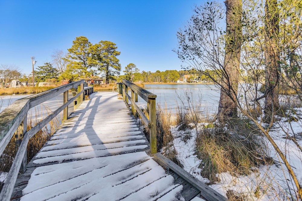 Walk to Beach: Home w/ Pool Access in White Stone