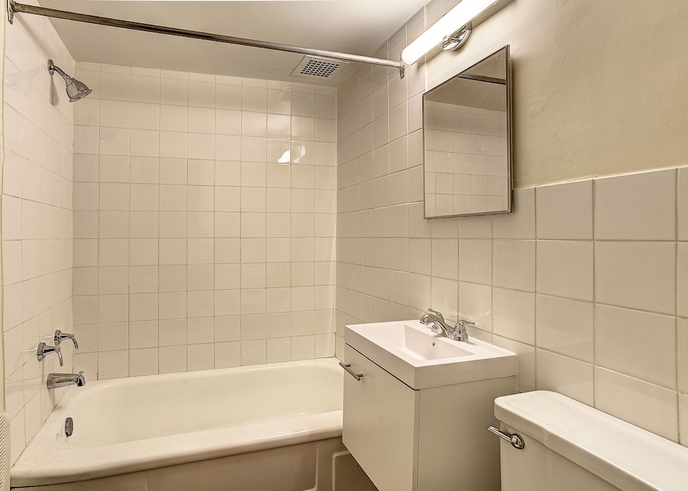 Destination Stays McGill Plaza DT MTL
