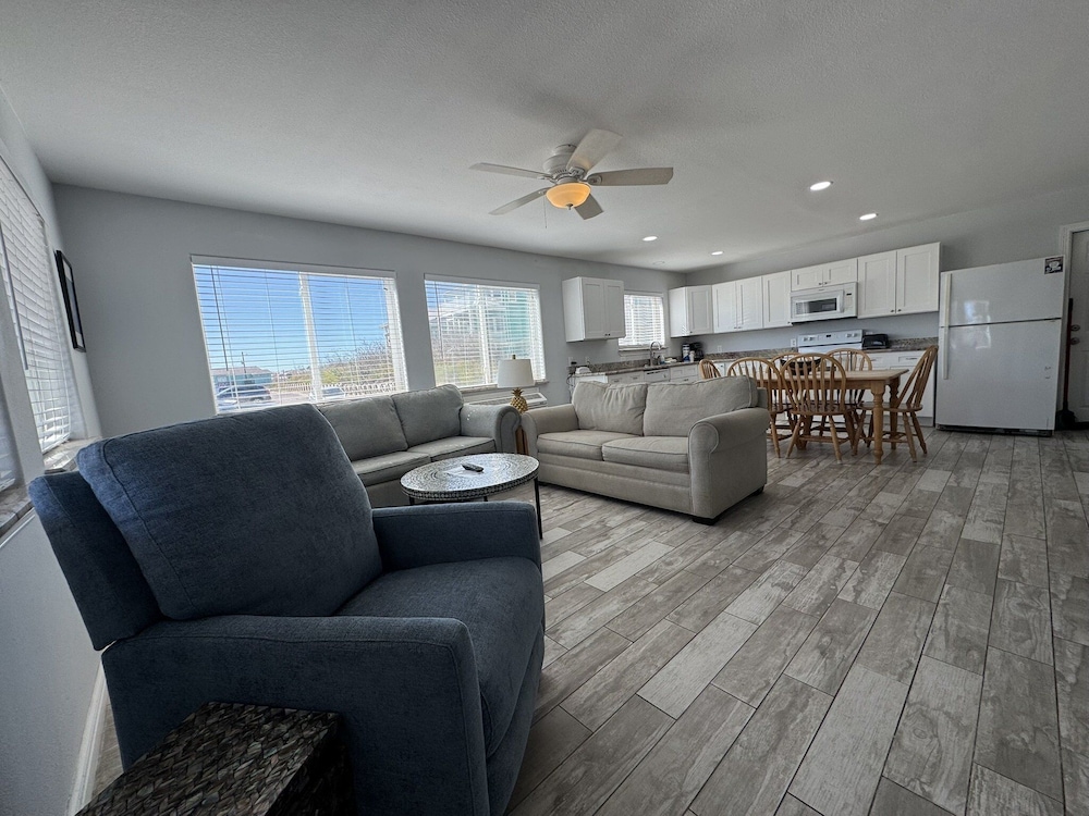 Beachgate Condo Suites And Hotel 217 1 Bedroom Condo