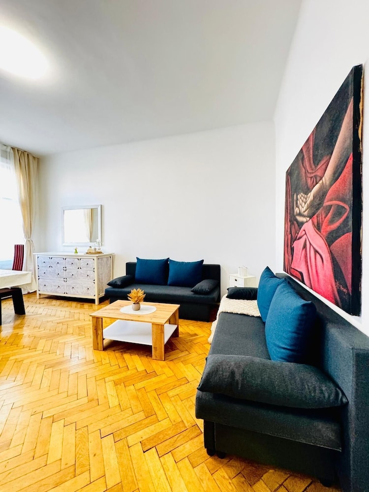 Cozy 1BR and Living Room Apartment