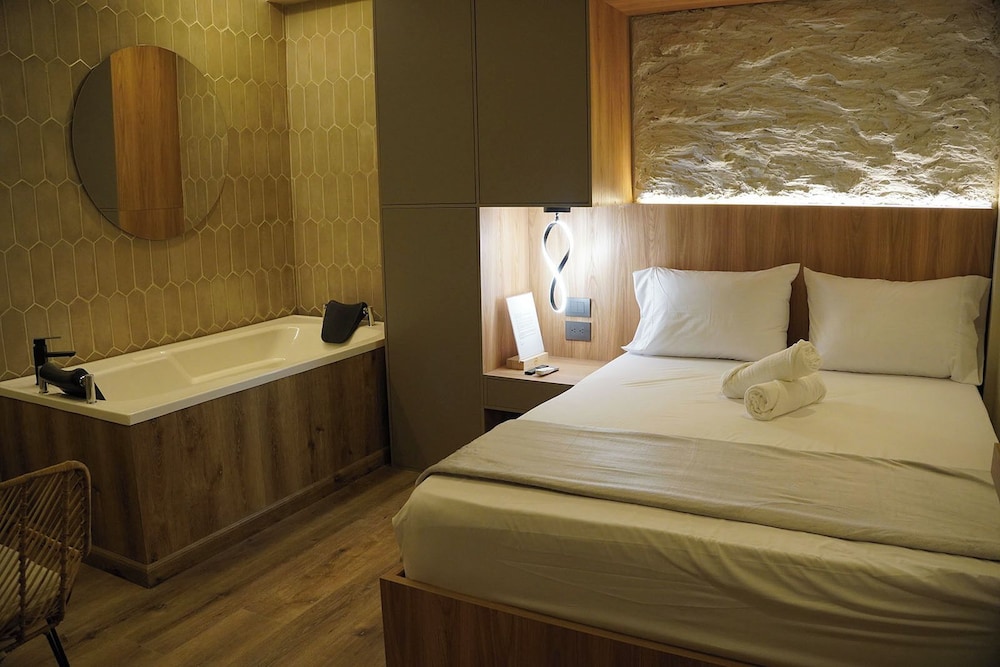 ONE APARTMENTS LLERAS