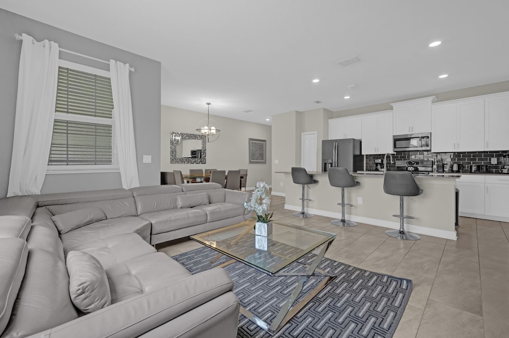 Luxury Davenport Home Perfect Family