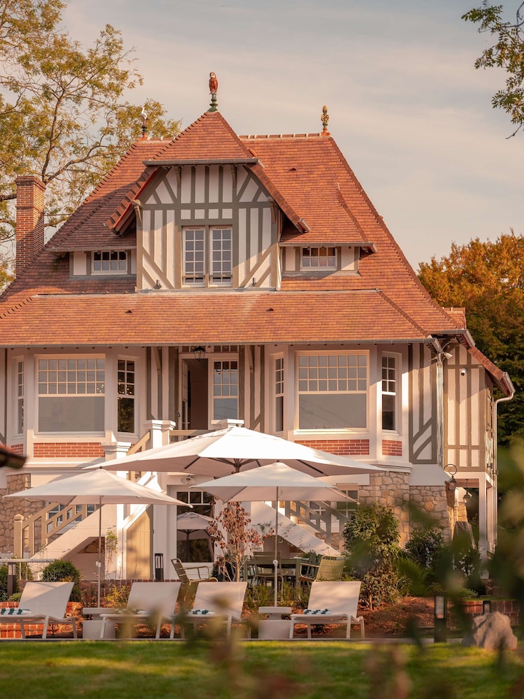 Villa des Reves Luxury in Villers Pool Jacuzzi Padel Court Close to Deauville