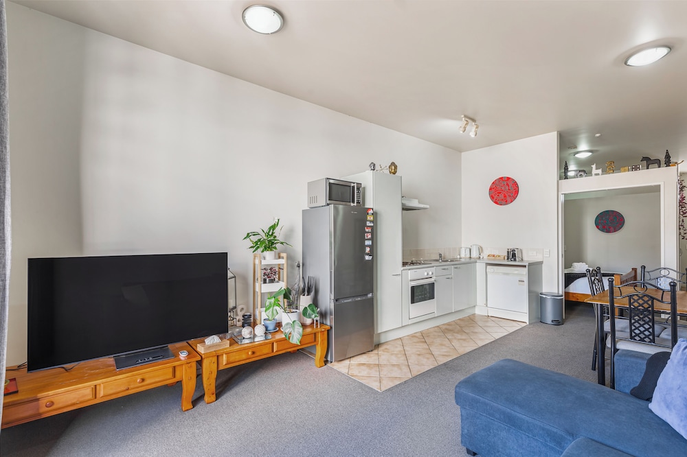 1BR Grey Lynn Haven+Parking, Balcony Zodiak Stays