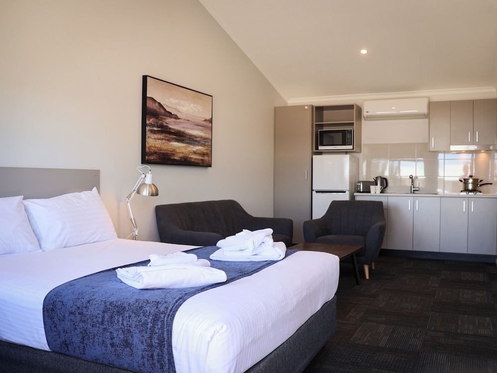 Eastend Studio Apartments