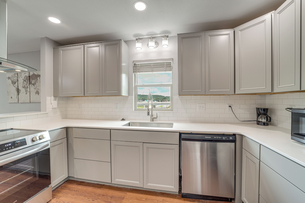 Newly Renovated Unit Near Dtwn Tulsa & Hospitals!
