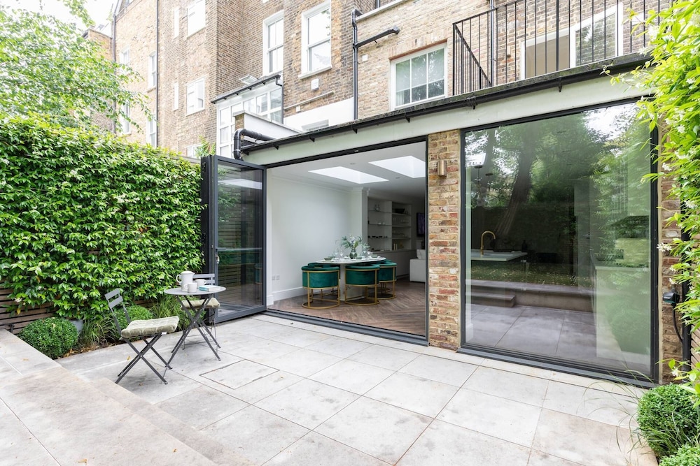 Westbourne Park Road Xviii by Onefinestay