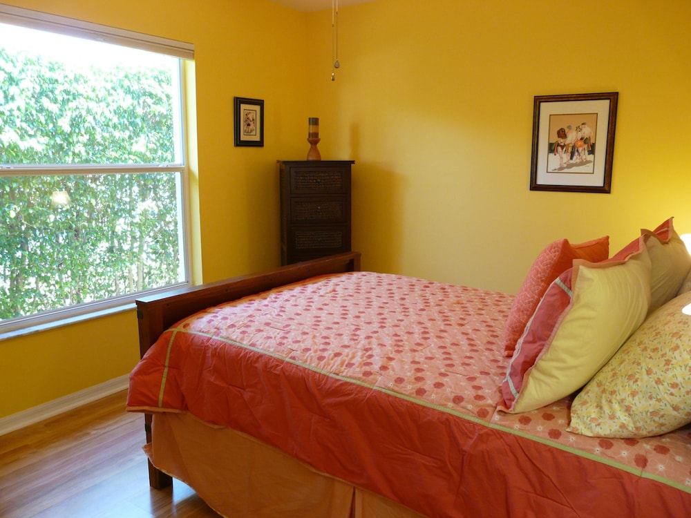 Pet-friendly Home With Pool and Steps to Beach/food view 5