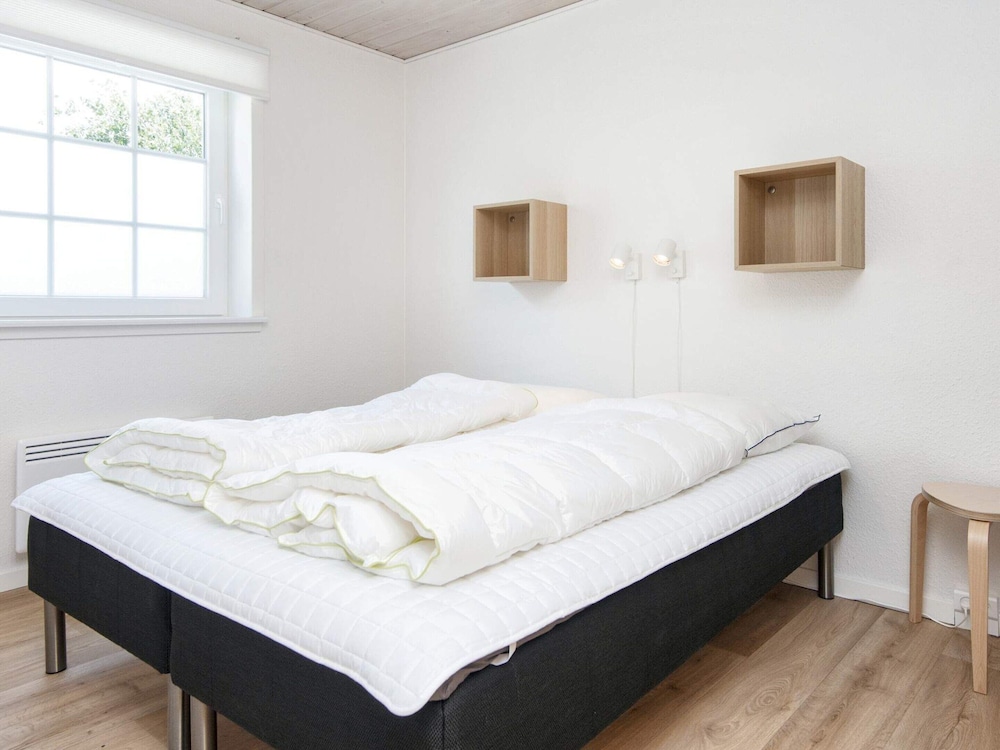 Spacious Holiday Home in Hemmet Jutland near Sea view 4