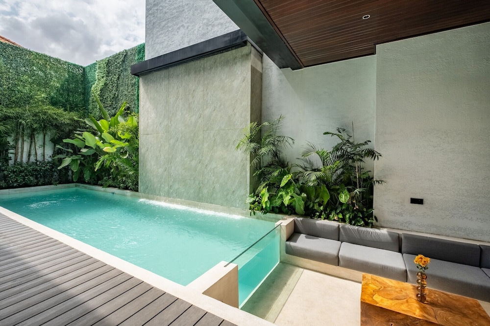 Alex Villas Grey and White