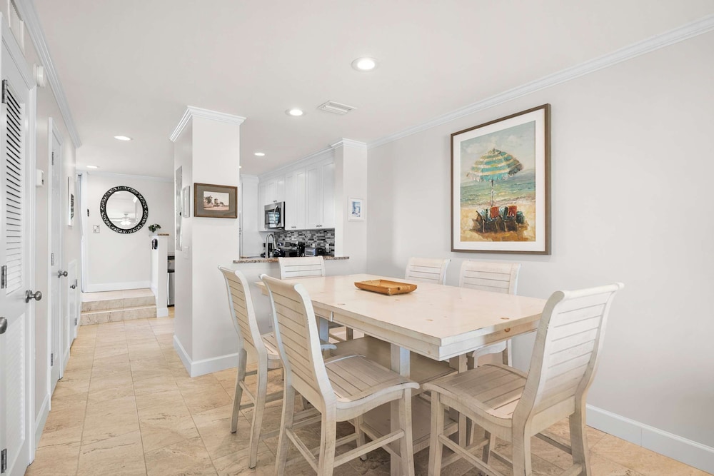 Oceanfront Pool Tennis BBQ Patio Free Parking