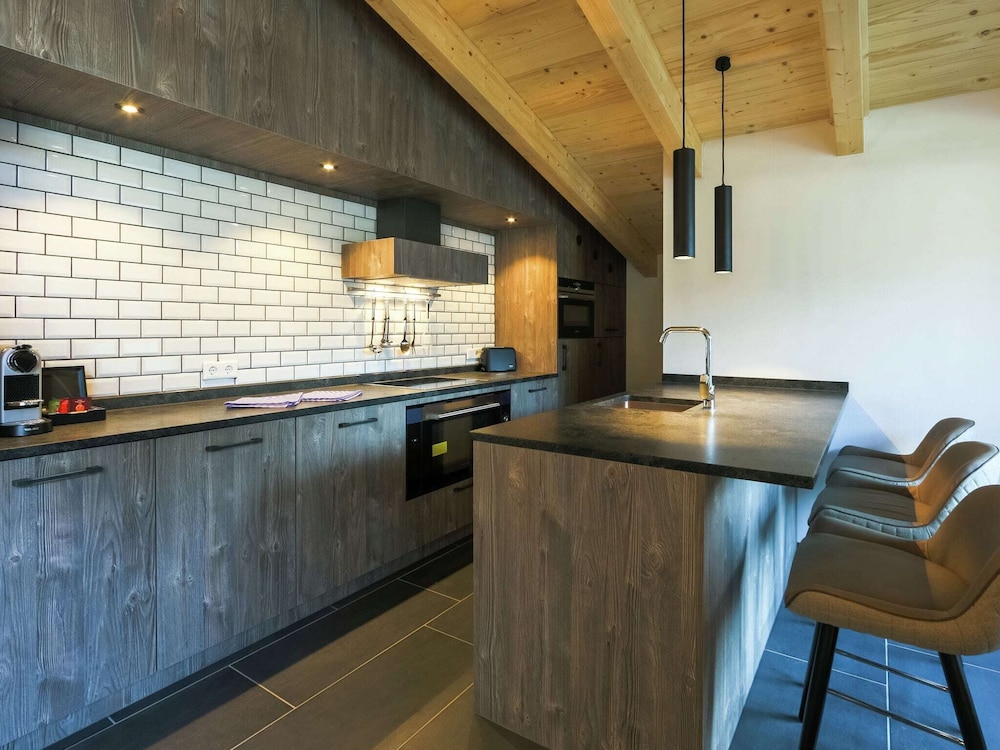 Stately Apartment on a Hotel in Kaprun With Sauna & Hot Tub view 4