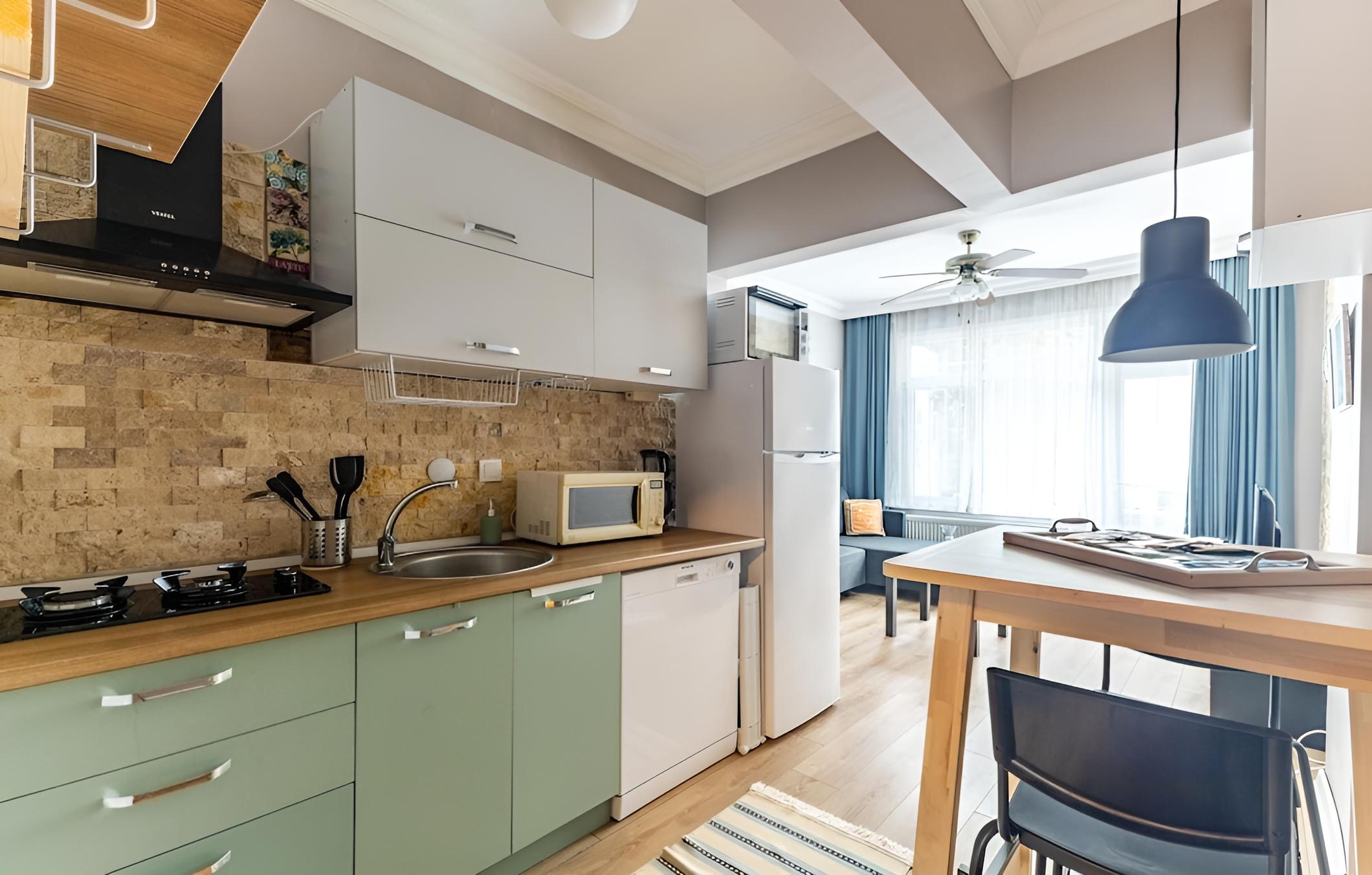 Comfortable House With a Cute Backyard in Kadikoy