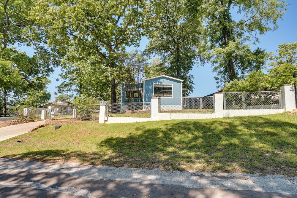 Jefferson Vacation Rental on Lake O' the Pines! view 4