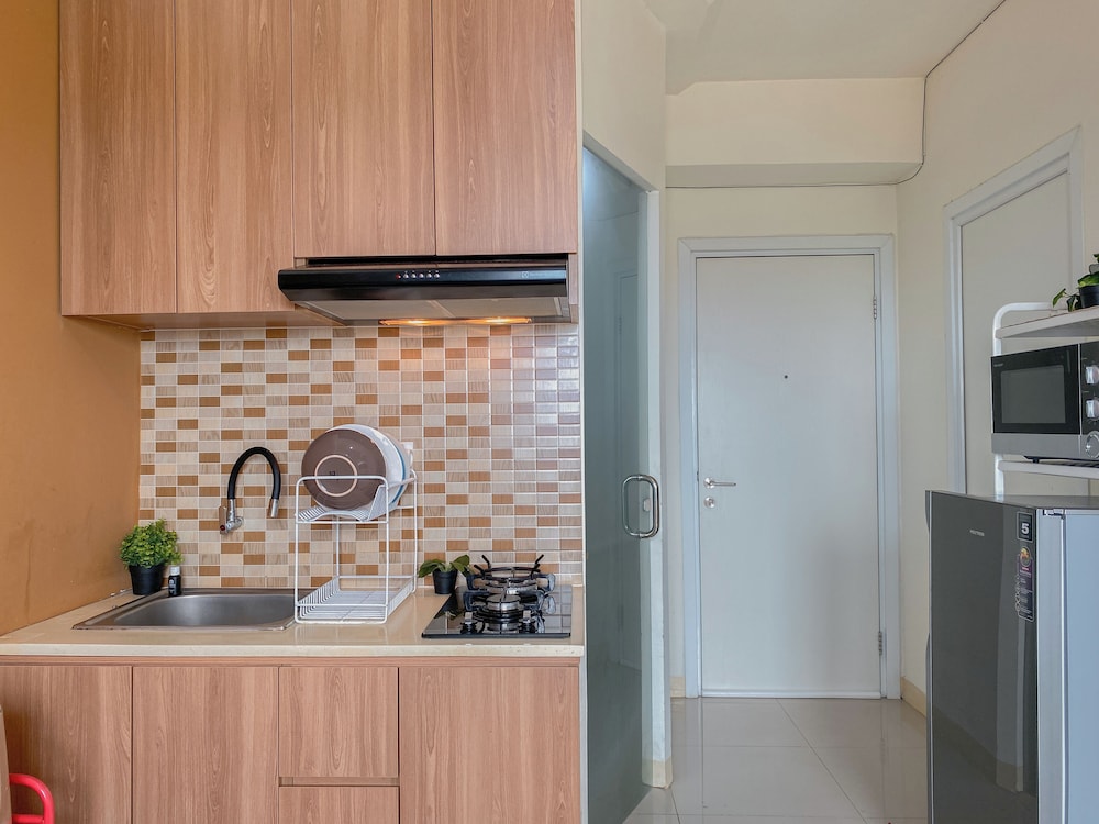 Good And Homey 2Br Apartment At Green Pramuka City