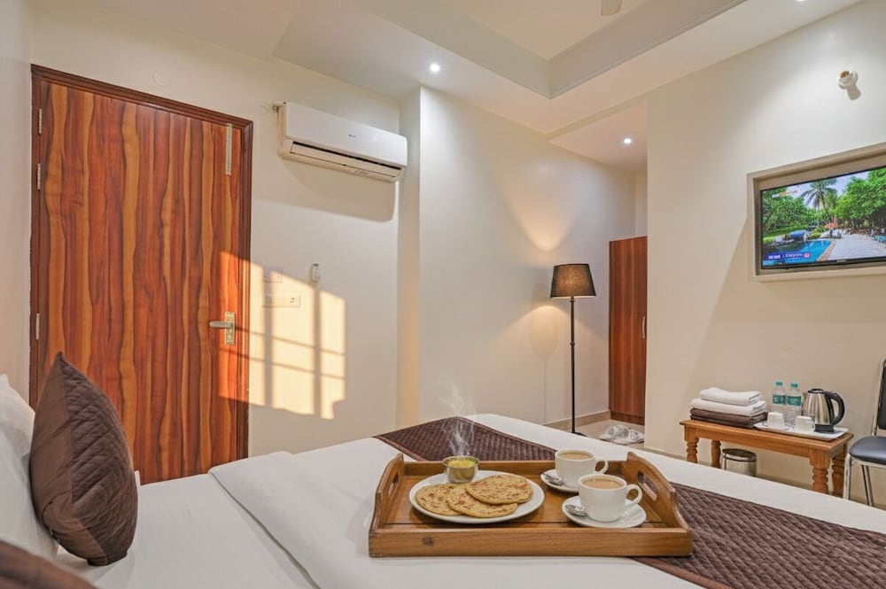 Hotel Church House - Rohini I Near Metro I Specious Rooms I Friendly Staff I Most Preferred Hotel In Rohini