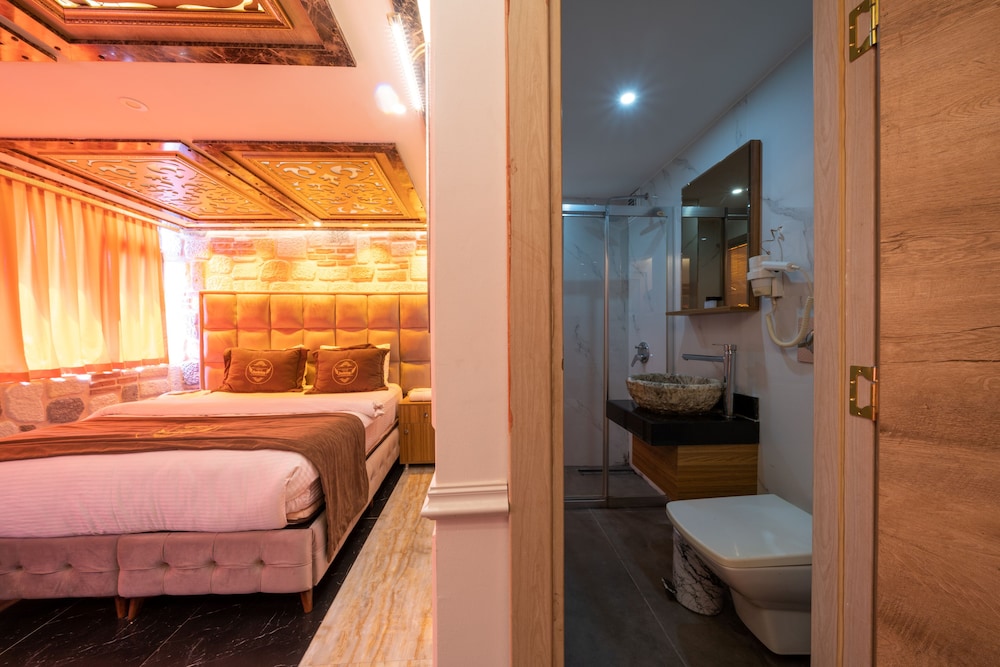 Holiday Business Otel - Image 13