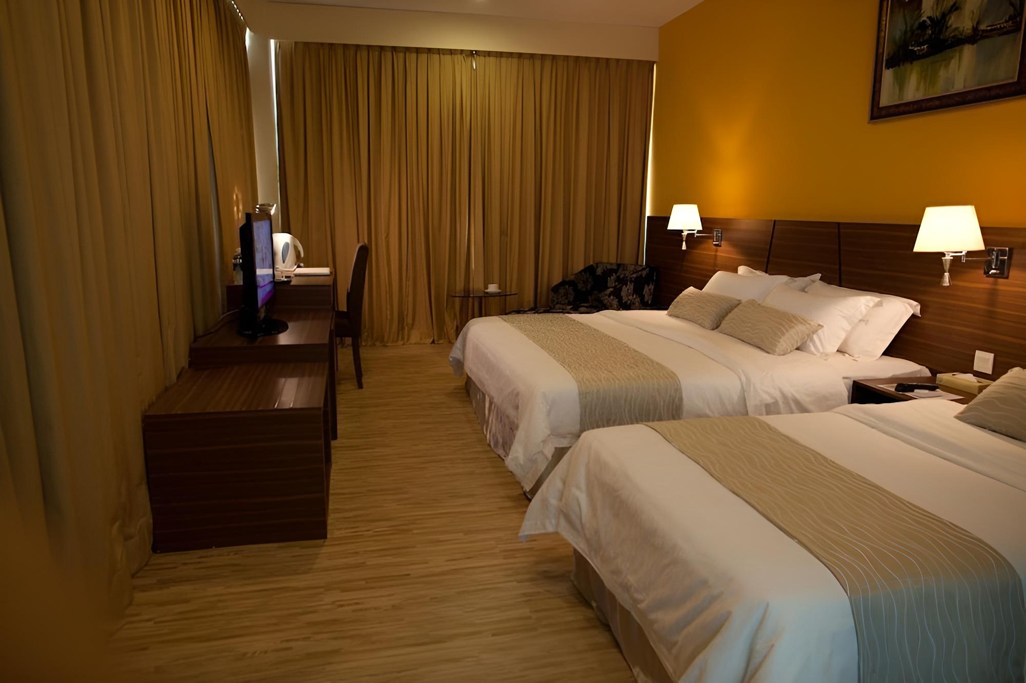 Pinetree Hotel
