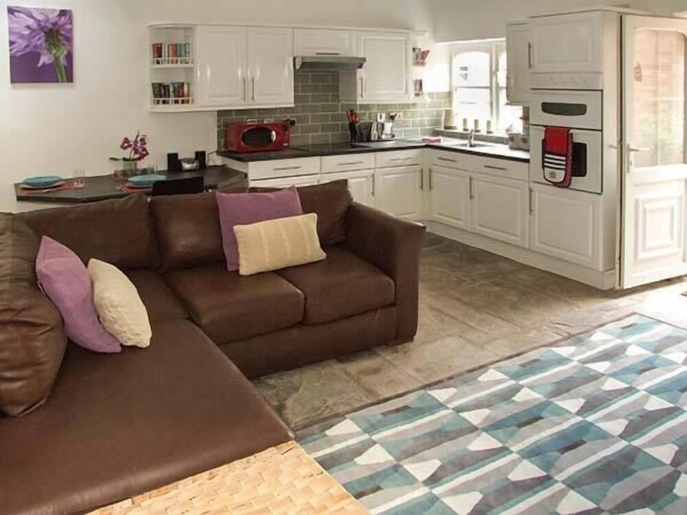 Finwood Cottage 1