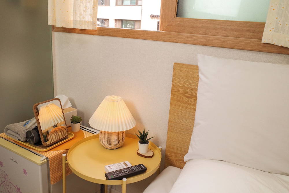 Starria Hostel foreign guest only 53