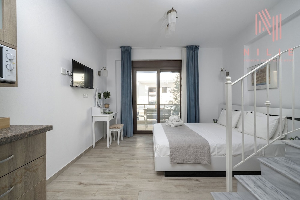 Azur Residences, Nilie Hospitality MGMT