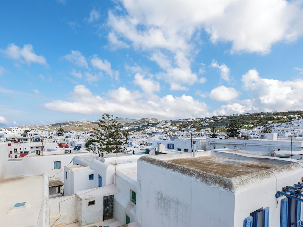 Alana Mykonos