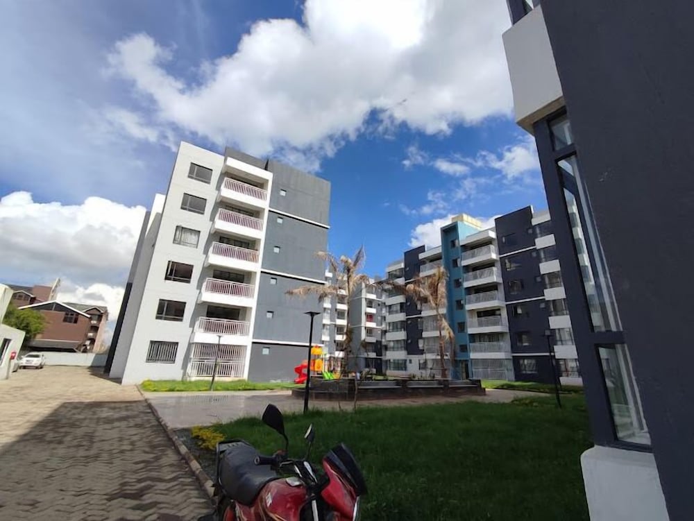 Lux Suites Indesign Park Apartments view 4