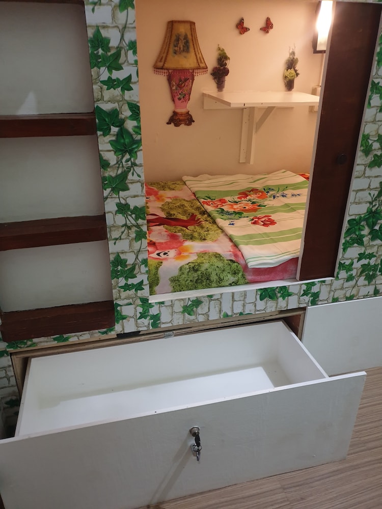 Cebu Vacations - GardenPod Hostel  Cafe - Property Image 5
