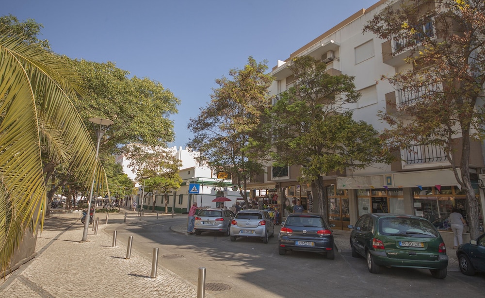 B45 - Main Avenue 2 Bed Apartment view 4