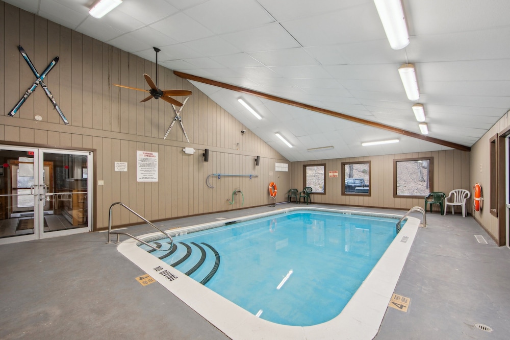 Peaceful Valley 72i - A Cozy Mountain Retreat 2 Bedroom Townhouse by The Summit at Gore Mountain